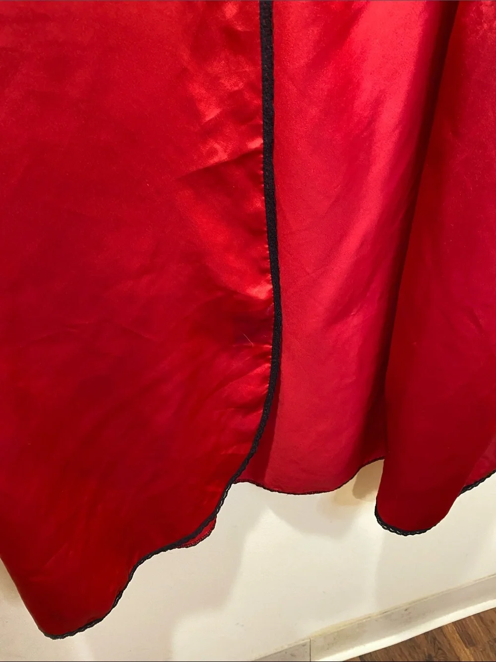Val Mode Lingenie Red Satin Kimono Robe with Black Lace Trim Sz L